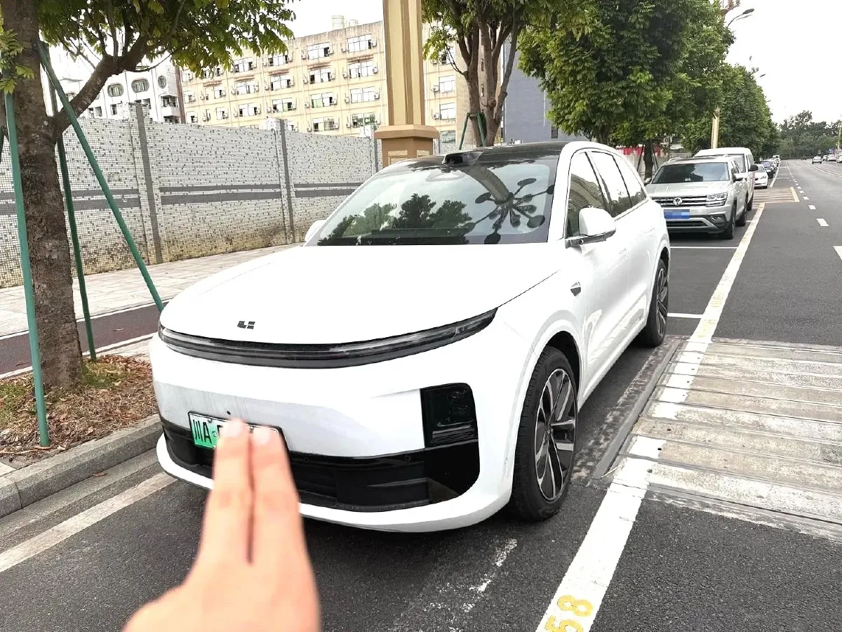 2024 Li L6 Range Extended 154HP L4 REEV 36.8KWH,autocango,china used car exporter,china ev exporter,chinese used car exporter,chinese used ev exporter