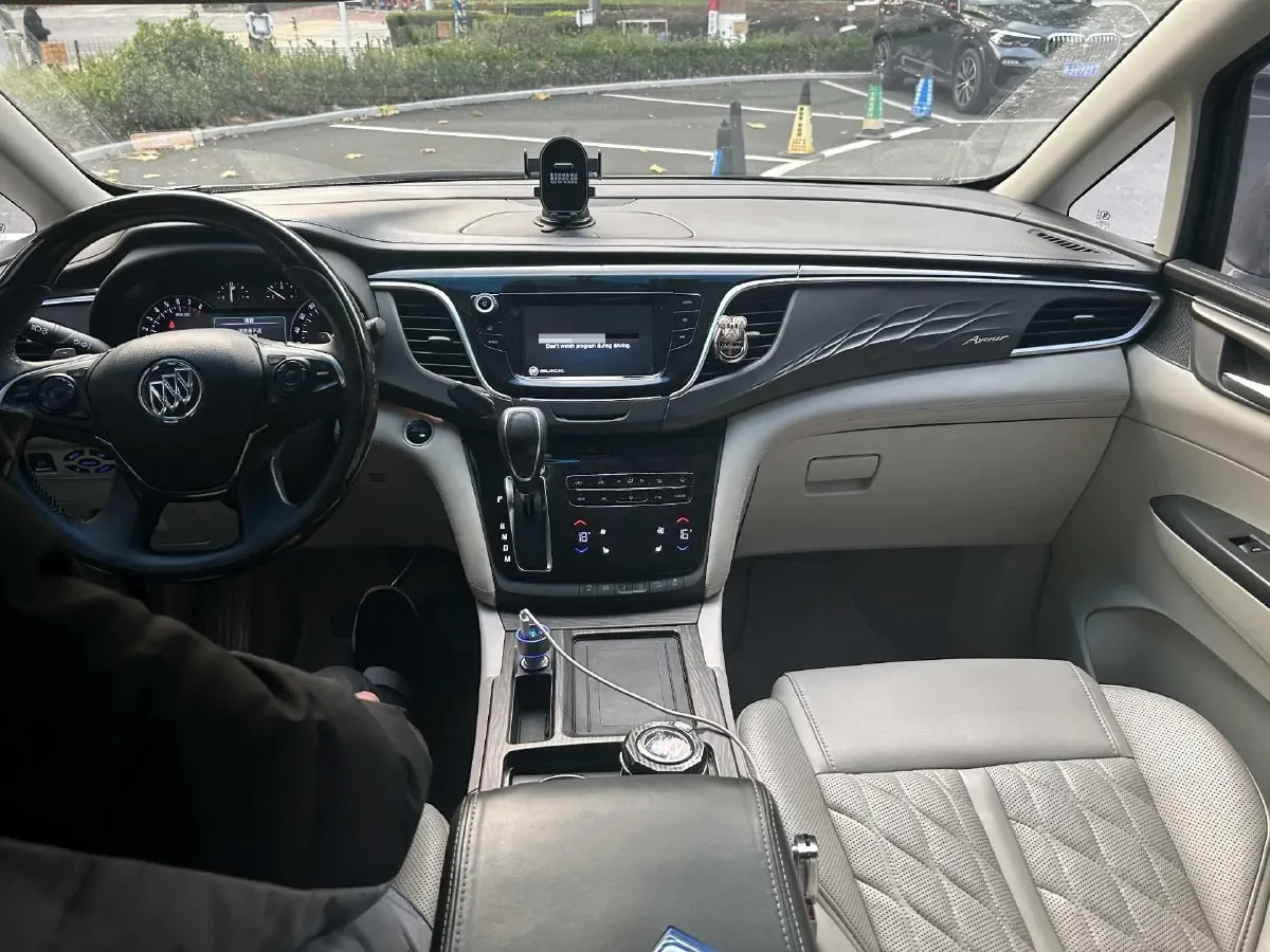 2018 Buick GL8 2.0T 260HP L4 6AT,autocango,china used car exporter,china ev exporter,chinese used car exporter,chinese used ev exporter