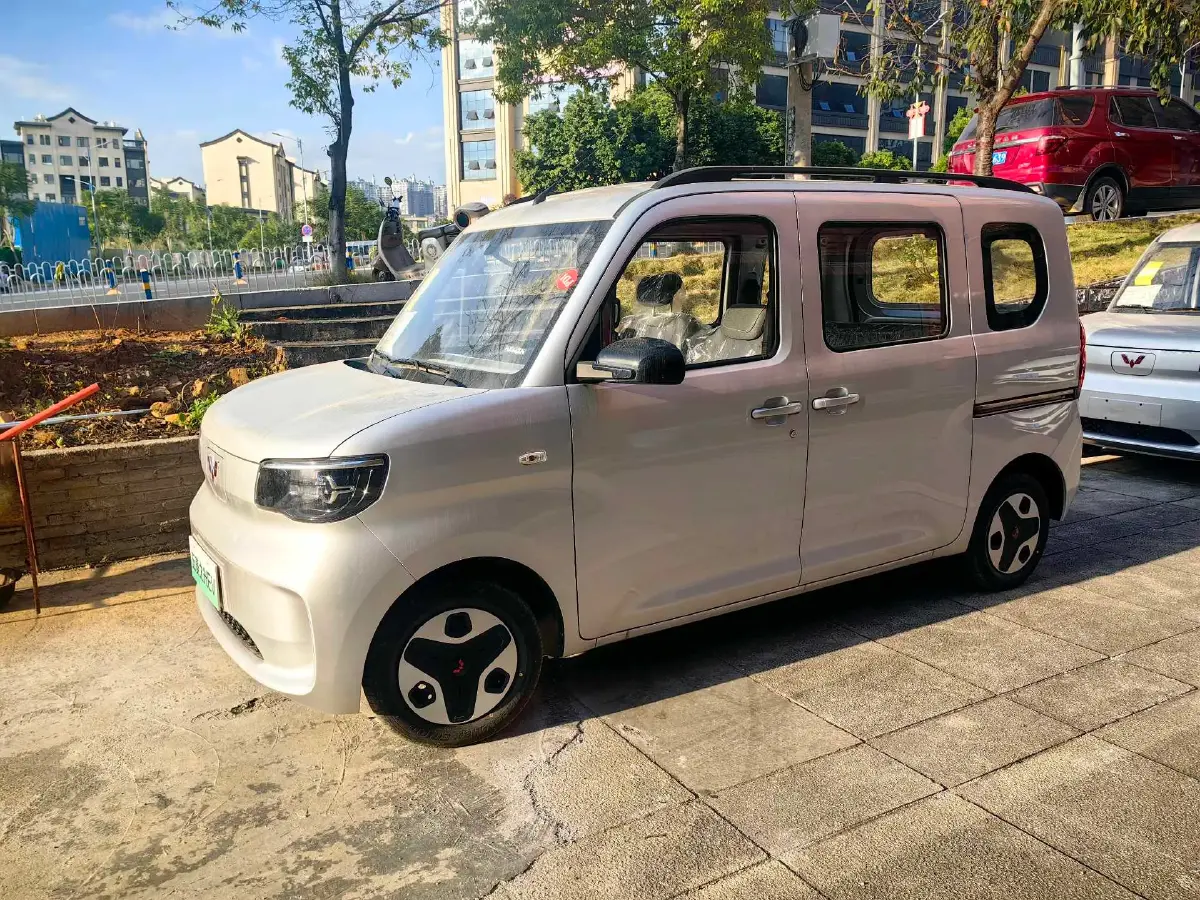 2025 WuLing ZhiGuang BEV 17.7KWH