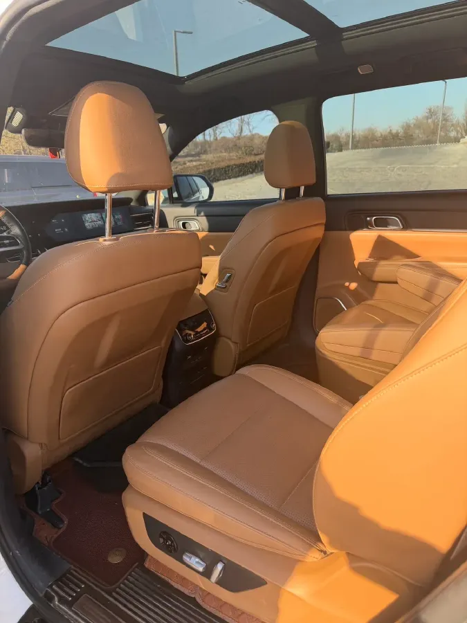 2021 Li ONE Range Extended 131HP REEV 40.5KWH,autocango,china used car exporter,china ev exporter,chinese used car exporter,chinese used ev exporter