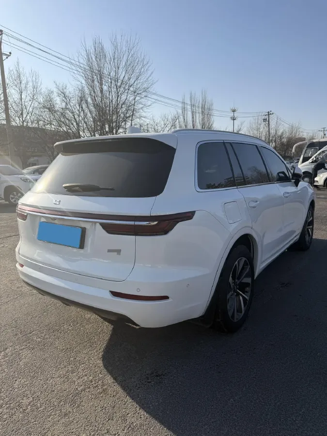 2021 Li ONE Range Extended 131HP REEV 40.5KWH,autocango,china used car exporter,china ev exporter,chinese used car exporter,chinese used ev exporter