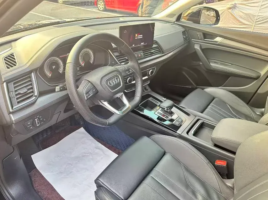 2022 Audi Q5L 2.0T 252HP L4 7DCT,autocango,china used car exporter,china ev exporter,chinese used car exporter,chinese used ev exporter