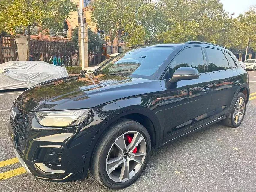 2022 Audi Q5L 2.0T 252HP L4 7DCT,autocango,china used car exporter,china ev exporter,chinese used car exporter,chinese used ev exporter