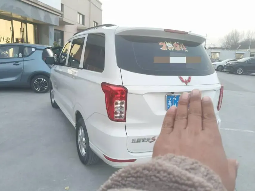 2019 WuLing HongGuang 1.5L 99HP L4 6MT,autocango,china used car exporter,china ev exporter,chinese used car exporter,chinese used ev exporter