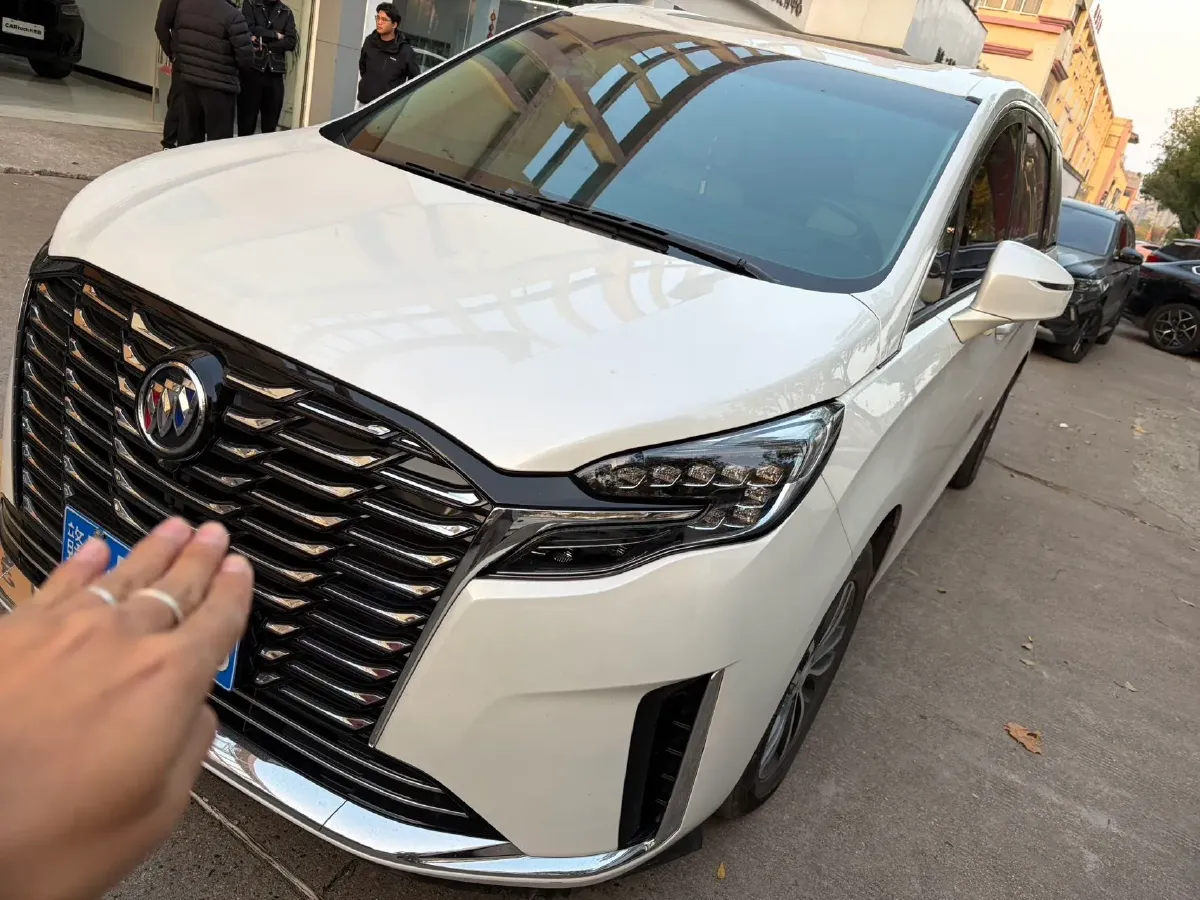 2023 Buick GL8 2.0T 237HP L4 9AT,autocango,china used car exporter,china ev exporter,chinese used car exporter,chinese used ev exporter