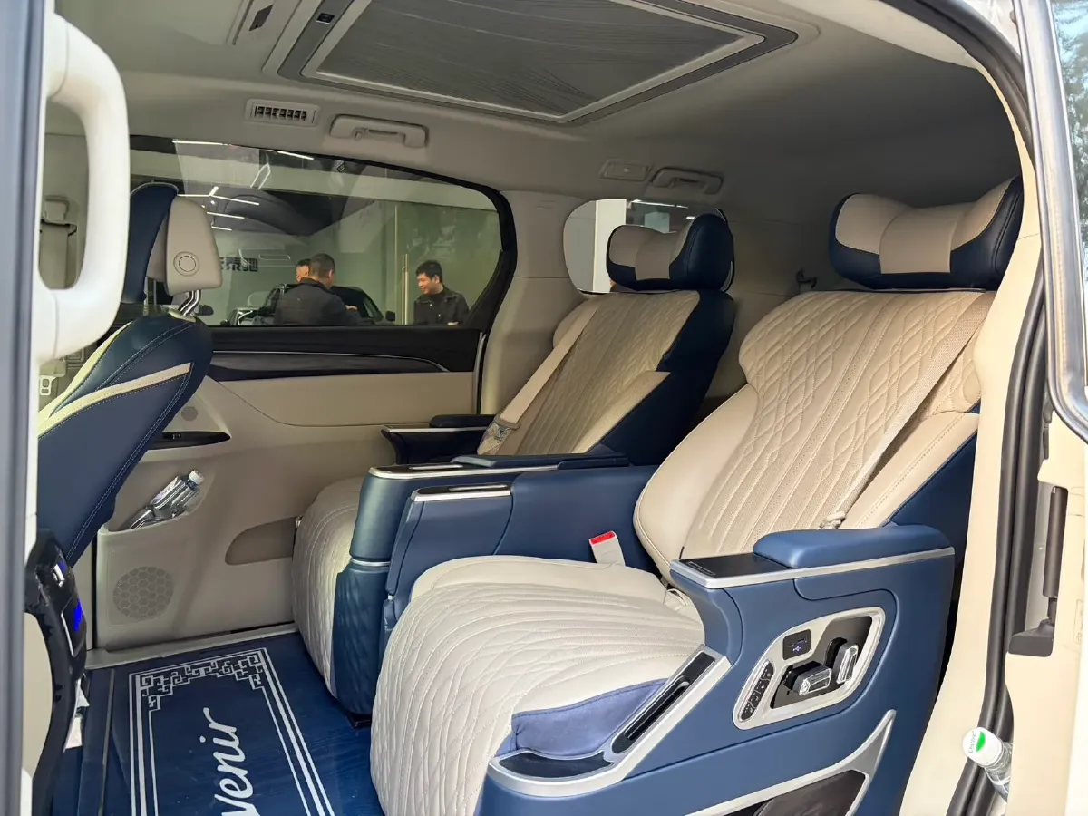 2023 Buick GL8 2.0T 237HP L4 9AT,autocango,china used car exporter,china ev exporter,chinese used car exporter,chinese used ev exporter