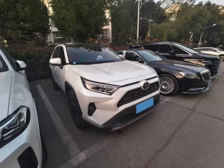 2021 Toyota RAV4 2.0L 171HP L4 CVT,autocango,china used car exporter,china ev exporter,chinese used car exporter,chinese used ev exporter