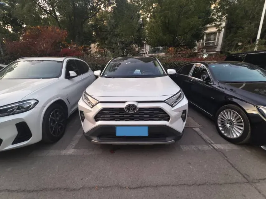 2021 Toyota RAV4 2.0L 171HP L4 CVT,autocango,china used car exporter,china ev exporter,chinese used car exporter,chinese used ev exporter