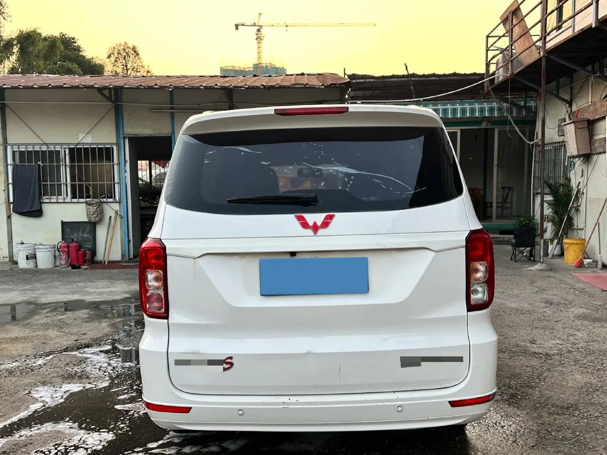 2018 WuLing HongGuang 1.5L 105HP L4 5MT,autocango,china used car exporter,china ev exporter,chinese used car exporter,chinese used ev exporter