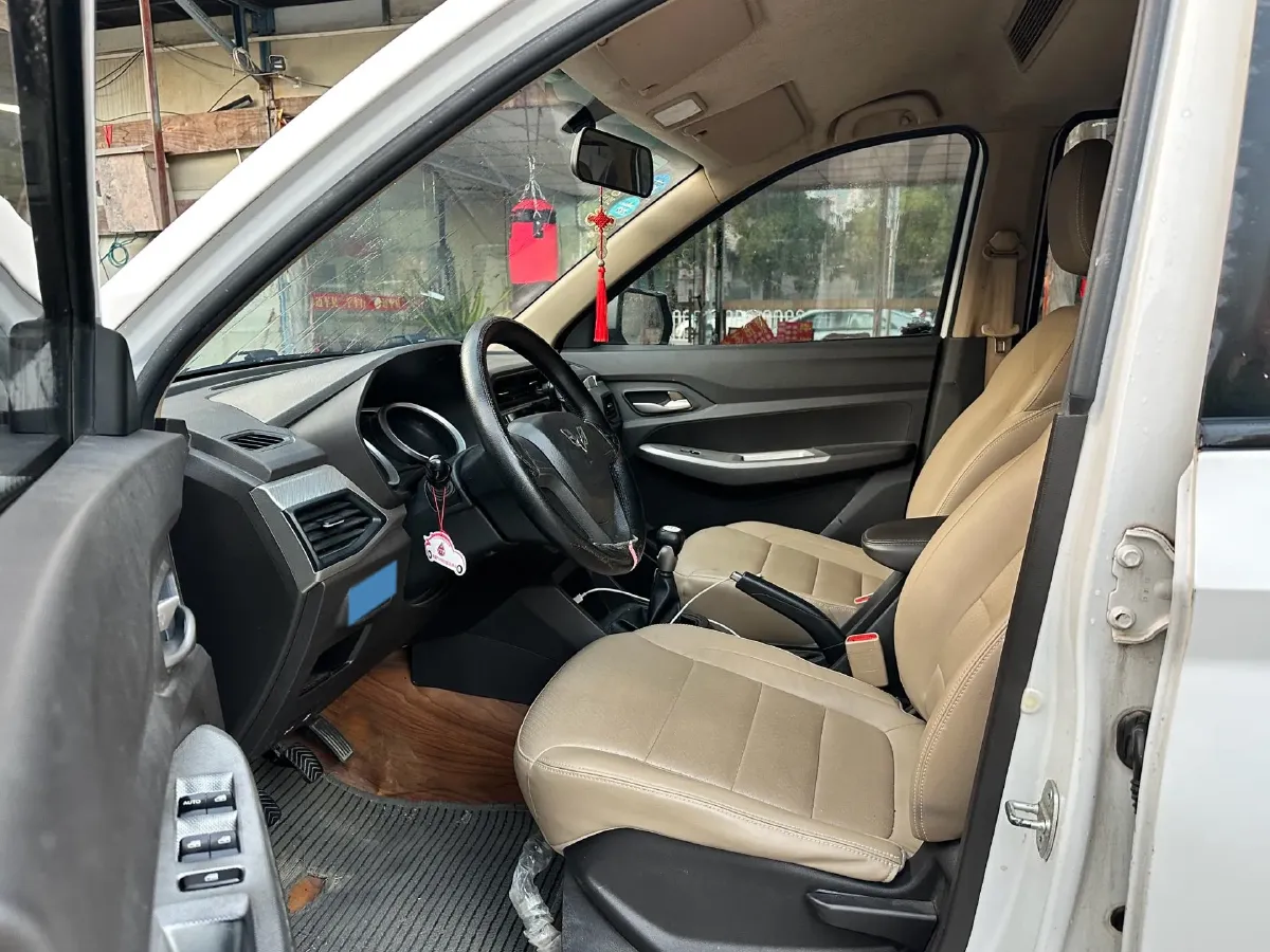 2018 WuLing HongGuang 1.5L 105HP L4 5MT,autocango,china used car exporter,china ev exporter,chinese used car exporter,chinese used ev exporter