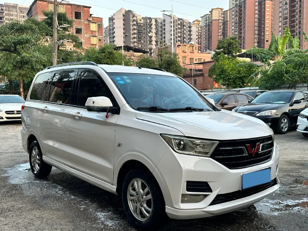2018 WuLing HongGuang 1.5L 105HP L4 5MT,autocango,china used car exporter,china ev exporter,chinese used car exporter,chinese used ev exporter