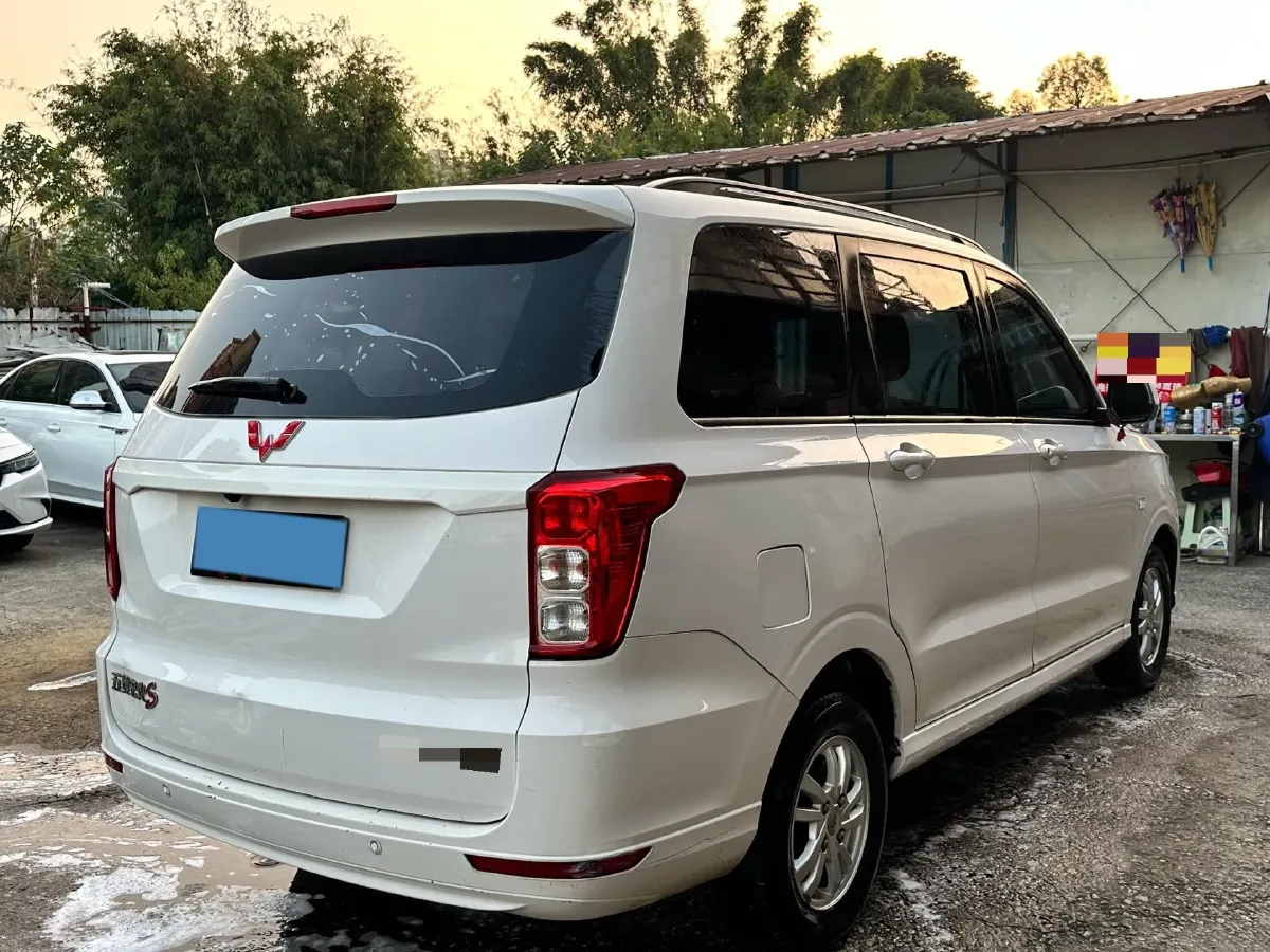 2018 WuLing HongGuang 1.5L 105HP L4 5MT,autocango,china used car exporter,china ev exporter,chinese used car exporter,chinese used ev exporter