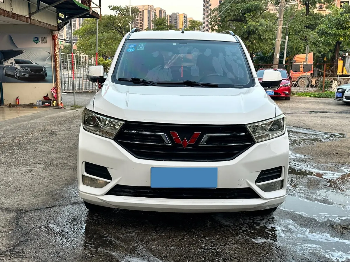 2018 WuLing HongGuang 1.5L 105HP L4 5MT,autocango,china used car exporter,china ev exporter,chinese used car exporter,chinese used ev exporter