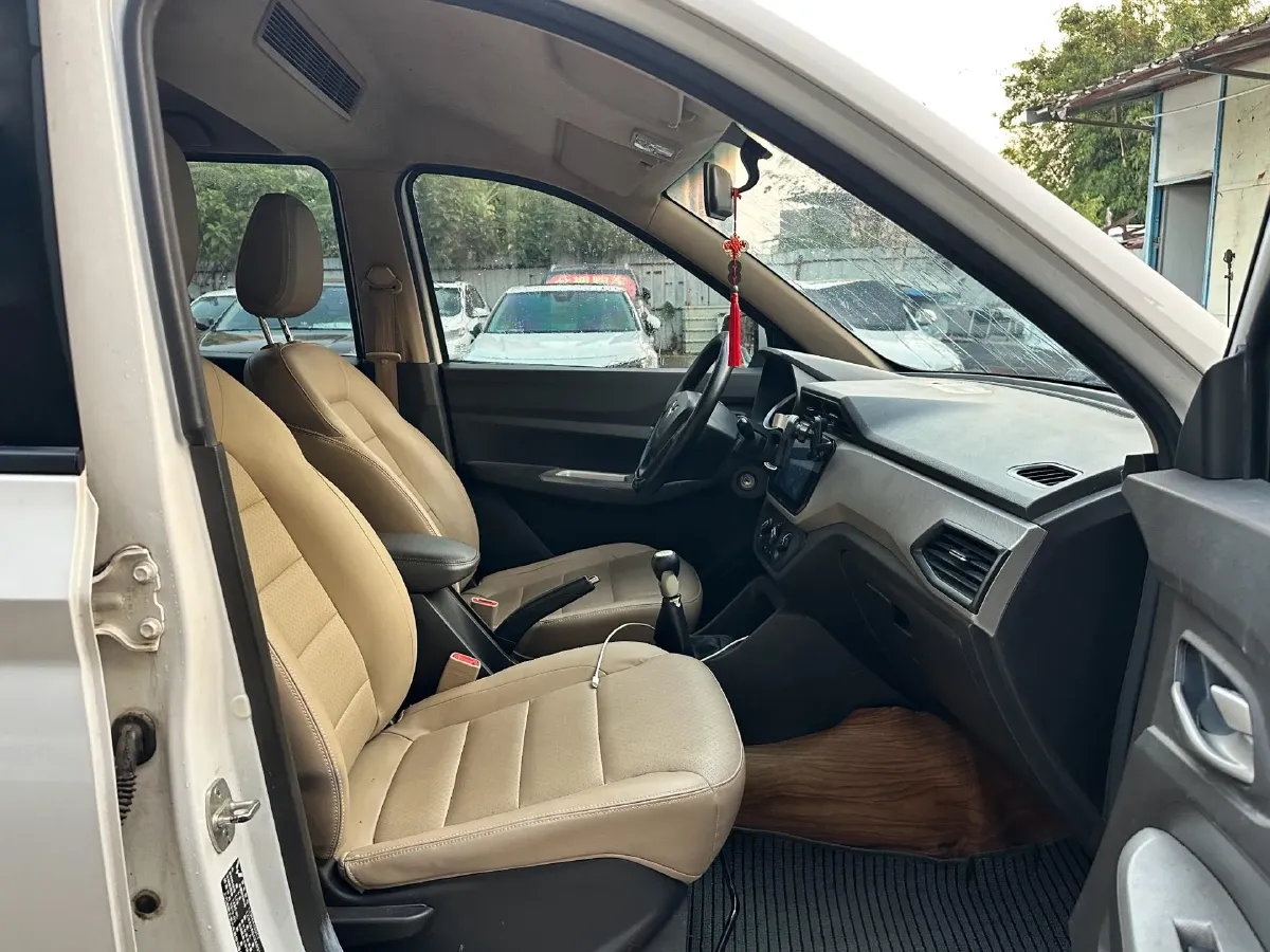 2018 WuLing HongGuang 1.5L 105HP L4 5MT,autocango,china used car exporter,china ev exporter,chinese used car exporter,chinese used ev exporter