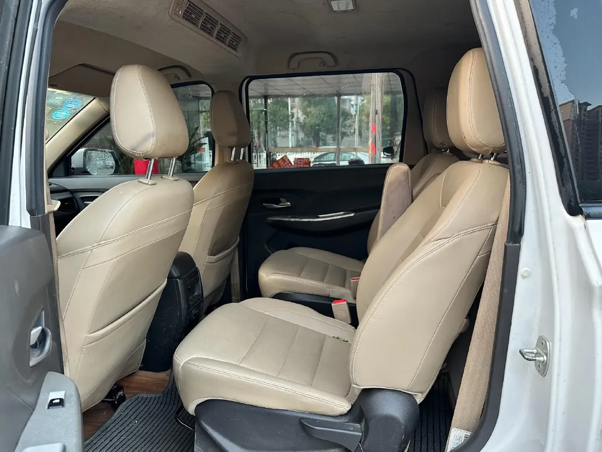 2018 WuLing HongGuang 1.5L 105HP L4 5MT,autocango,china used car exporter,china ev exporter,chinese used car exporter,chinese used ev exporter
