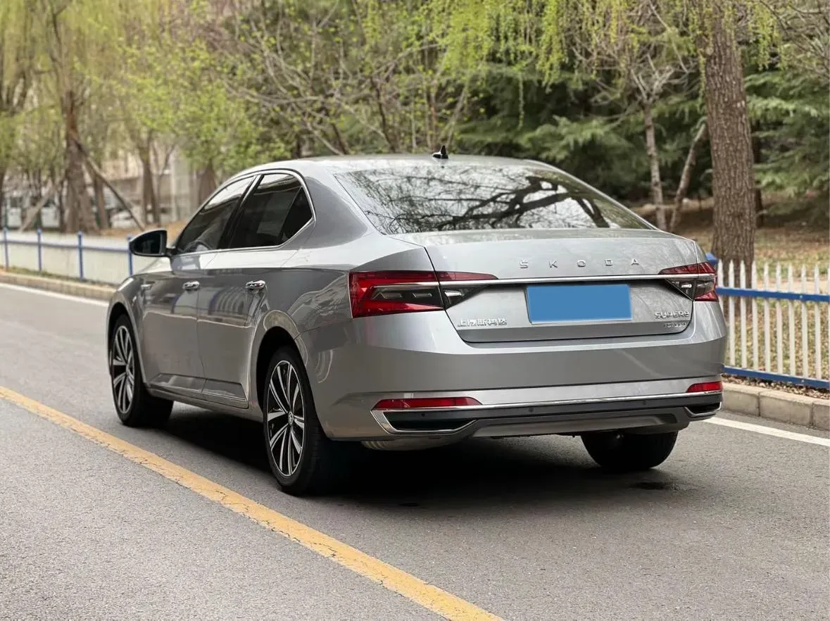 2021 Skoda Superb 1.4T 150HP L4 7DCT,autocango,china used car exporter,china ev exporter,chinese used car exporter,chinese used ev exporter