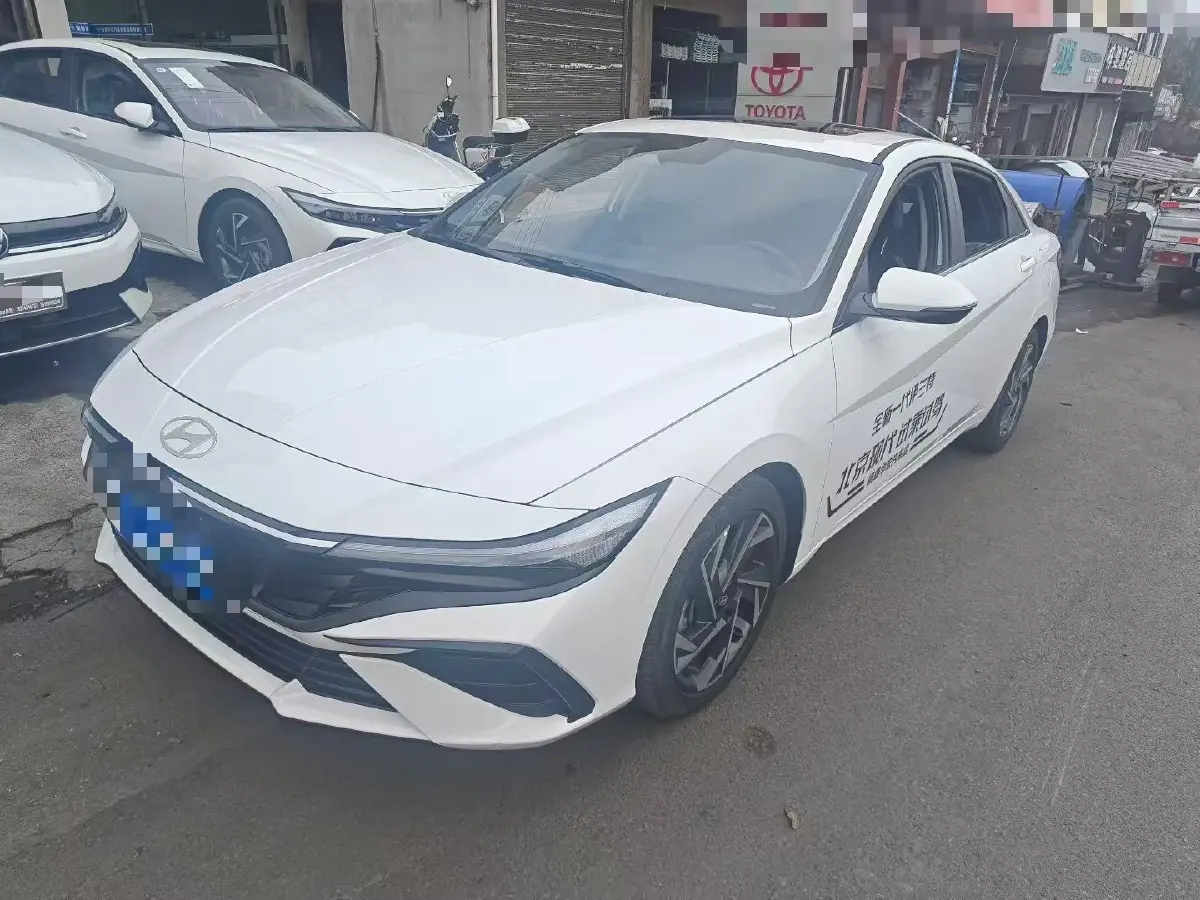 2023 Hyundai Elantra 1.5L 115HP L4 CVT