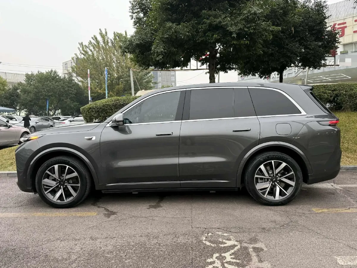 2023 Li L8 Range Extended 154HP REEV 40.9KWH,autocango,china used car exporter,china ev exporter,chinese used car exporter,chinese used ev exporter