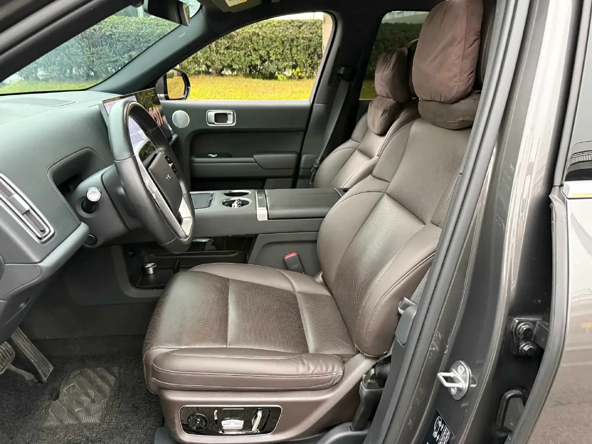 2023 Li L8 Range Extended 154HP REEV 40.9KWH,autocango,china used car exporter,china ev exporter,chinese used car exporter,chinese used ev exporter