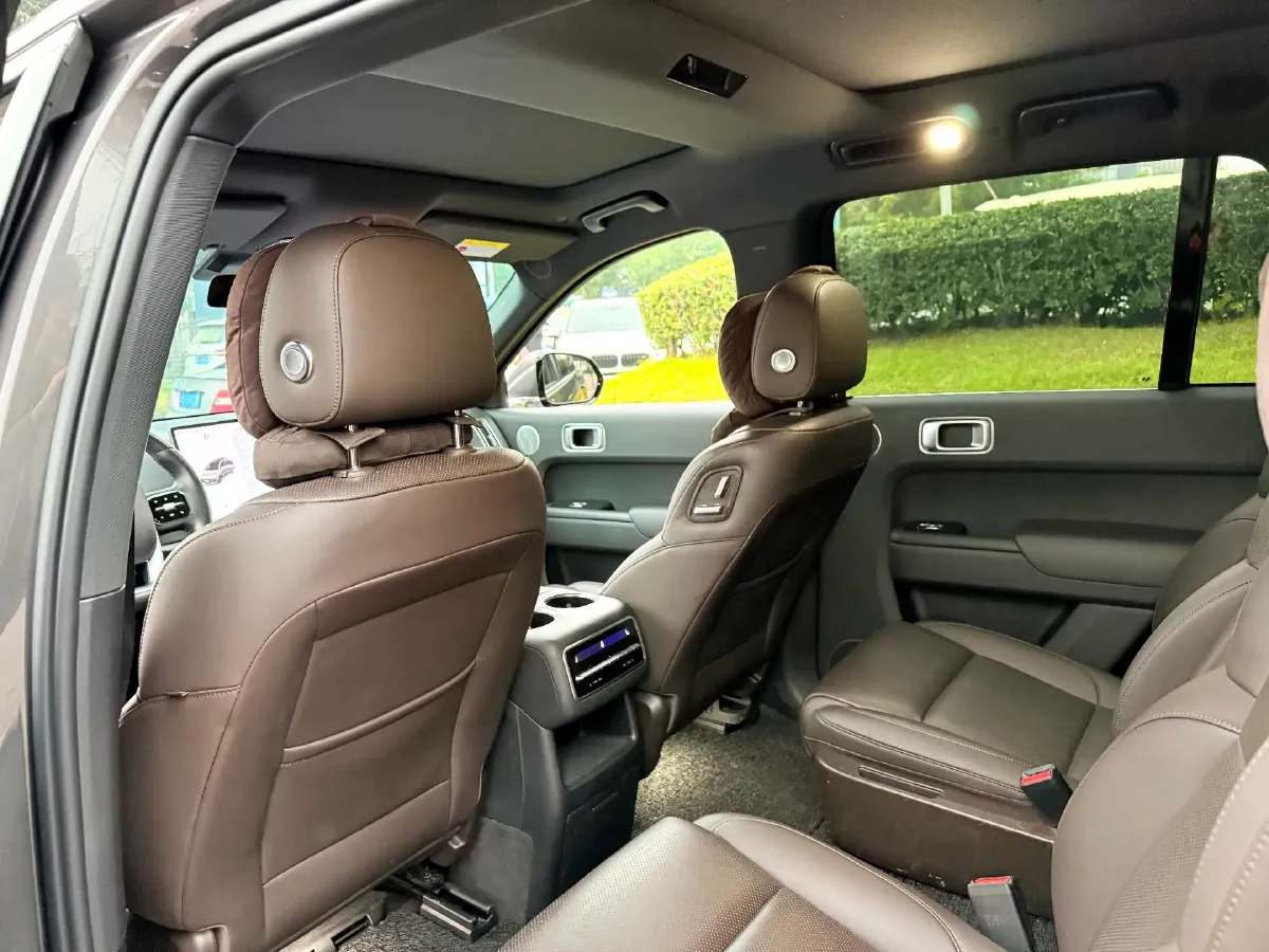 2023 Li L8 Range Extended 154HP REEV 40.9KWH,autocango,china used car exporter,china ev exporter,chinese used car exporter,chinese used ev exporter