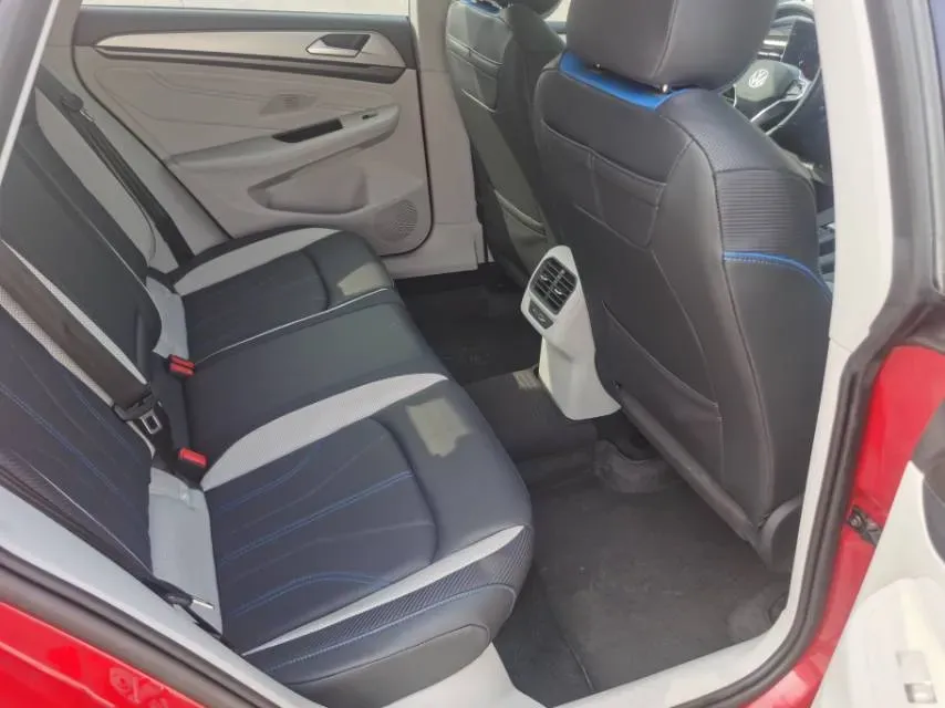 2022 Skoda Superb 2.0T 186HP L4 7DCT,autocango,china used car exporter,china ev exporter,chinese used car exporter,chinese used ev exporter