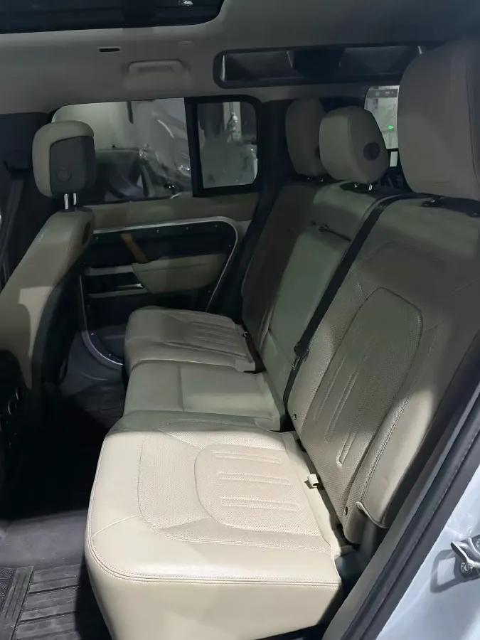 2020 Land Rover Defender 3.0T 400HP L6 8AT,autocango,china used car exporter,china ev exporter,chinese used car exporter,chinese used ev exporter