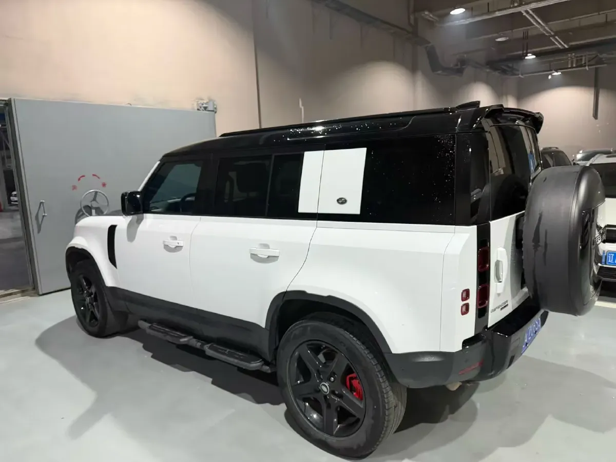 2020 Land Rover Defender 3.0T 400HP L6 8AT,autocango,china used car exporter,china ev exporter,chinese used car exporter,chinese used ev exporter