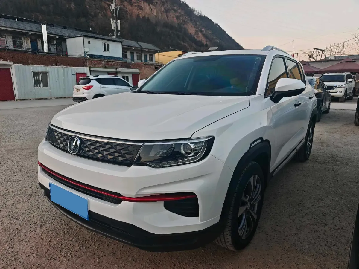 2022 ChangAn CS35 Plus 1.6L 128HP L4 5MT,autocango,china used car exporter,china ev exporter,chinese used car exporter,chinese used ev exporter
