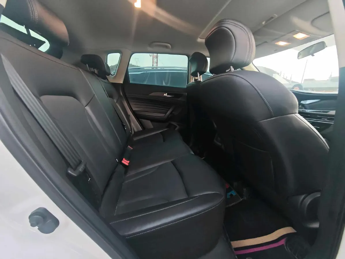 2022 ChangAn CS35 Plus 1.6L 128HP L4 5MT,autocango,china used car exporter,china ev exporter,chinese used car exporter,chinese used ev exporter