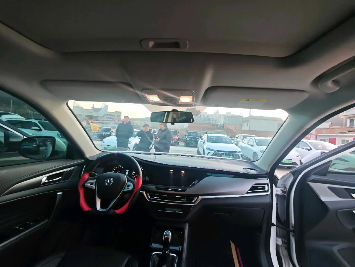2022 ChangAn CS35 Plus 1.6L 128HP L4 5MT,autocango,china used car exporter,china ev exporter,chinese used car exporter,chinese used ev exporter
