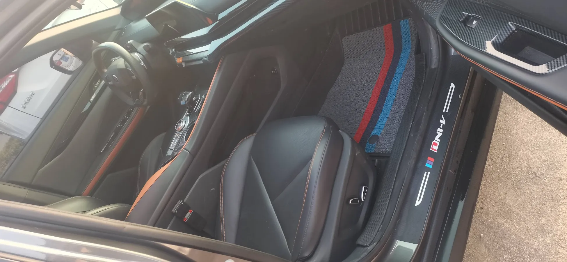 2022 ChangAn UNI-V 1.5T 188HP L4 7DCT,autocango,china used car exporter,china ev exporter,chinese used car exporter,chinese used ev exporter