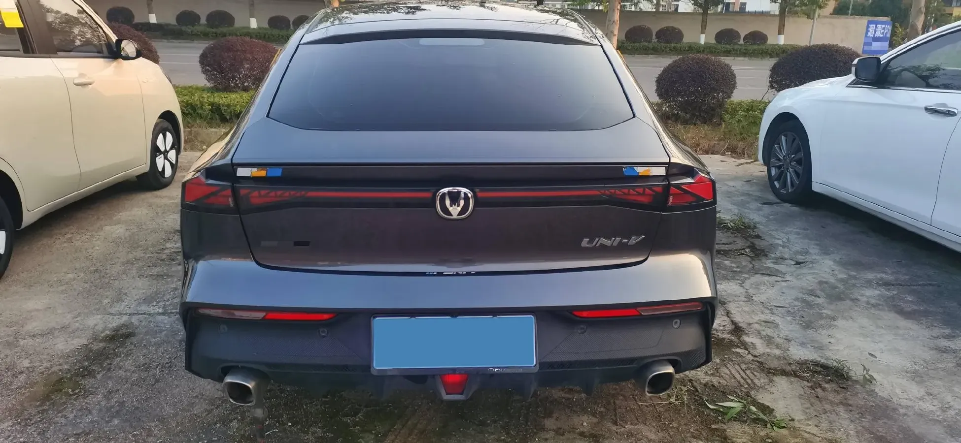 2022 ChangAn UNI-V 1.5T 188HP L4 7DCT,autocango,china used car exporter,china ev exporter,chinese used car exporter,chinese used ev exporter