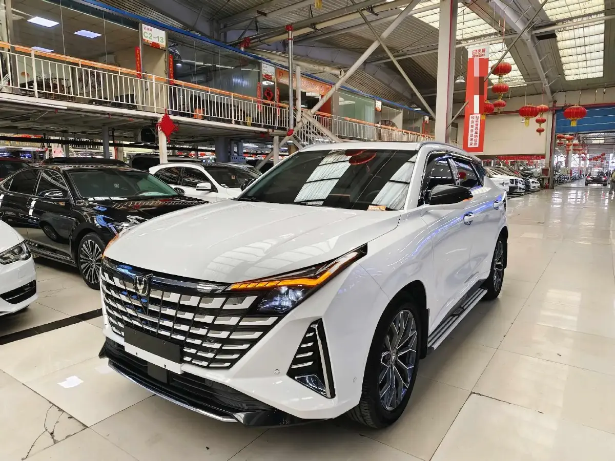 2024 ChangAn UNI-Z 1.5L 98HP L4 E-CVT PHEV 18.4KWH