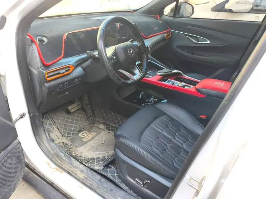 2022 ChangAn UNI-T 2.0T 233HP L4 8AT,autocango,china used car exporter,china ev exporter,chinese used car exporter,chinese used ev exporter