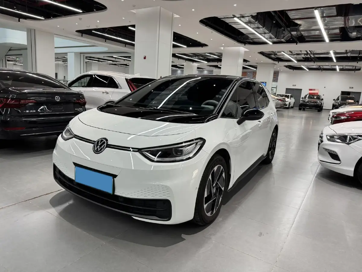 2025 Volkswagen ID.3 BEV 52.8KWH