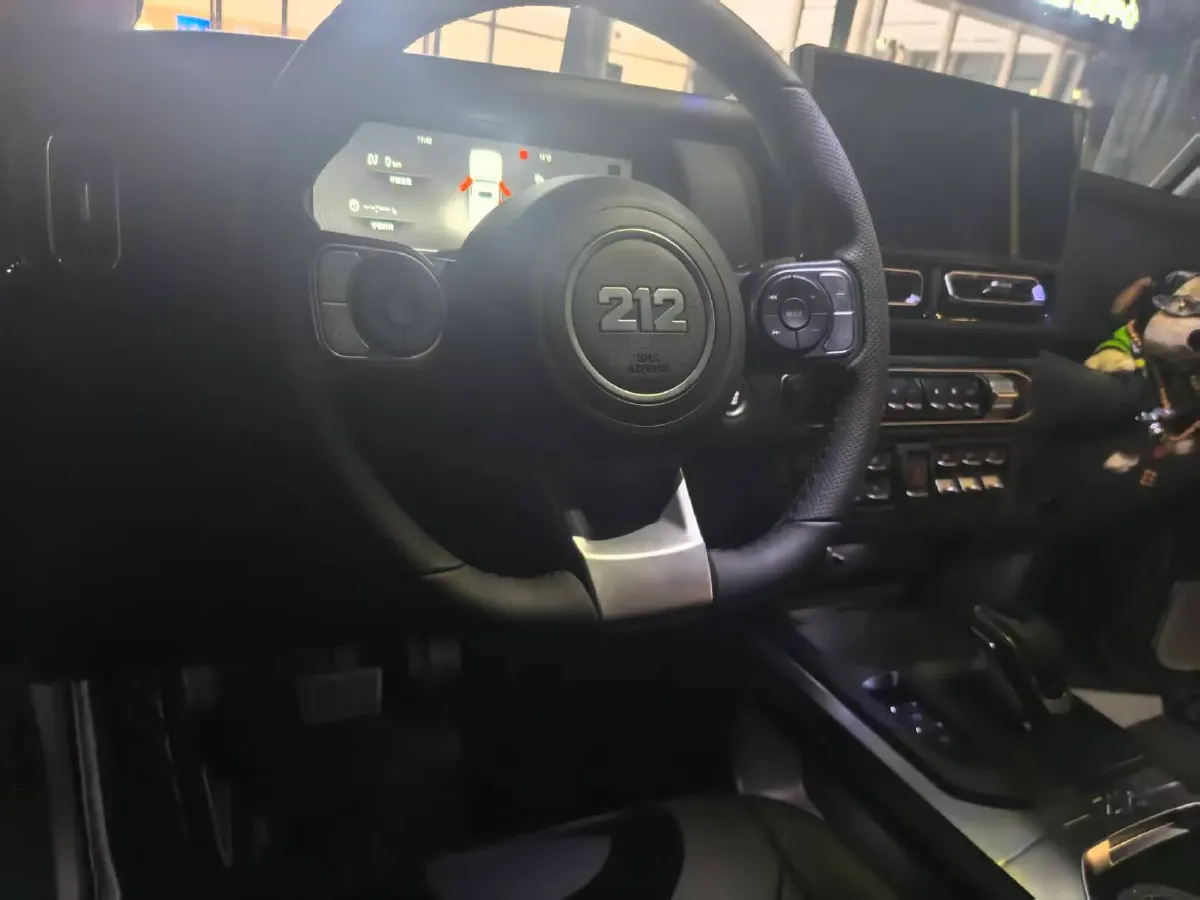 2025 212 212 T01 2.0T 252HP L4 8AT,autocango,china used car exporter,china ev exporter,chinese used car exporter,chinese used ev exporter