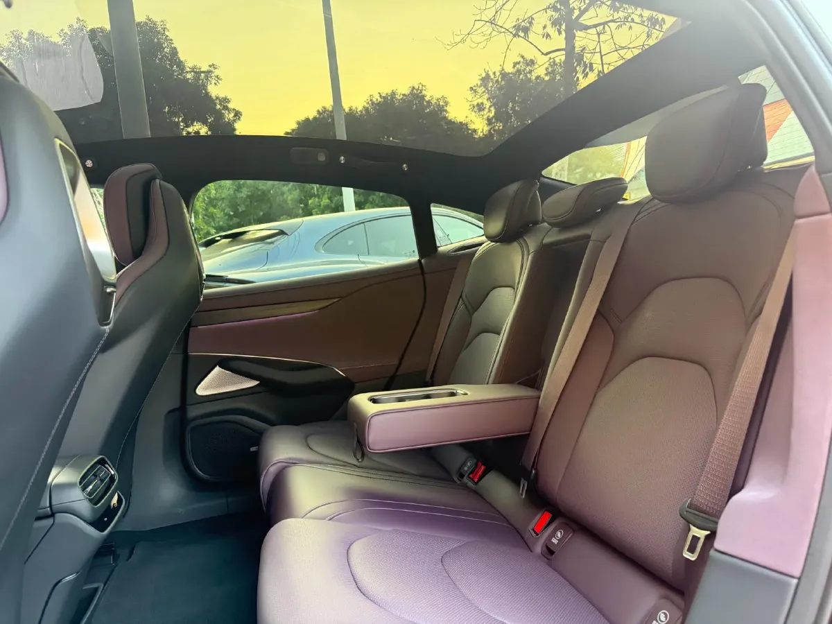 2024 MI SU7 BEV 101KWH,autocango,china used car exporter,china ev exporter,chinese used car exporter,chinese used ev exporter