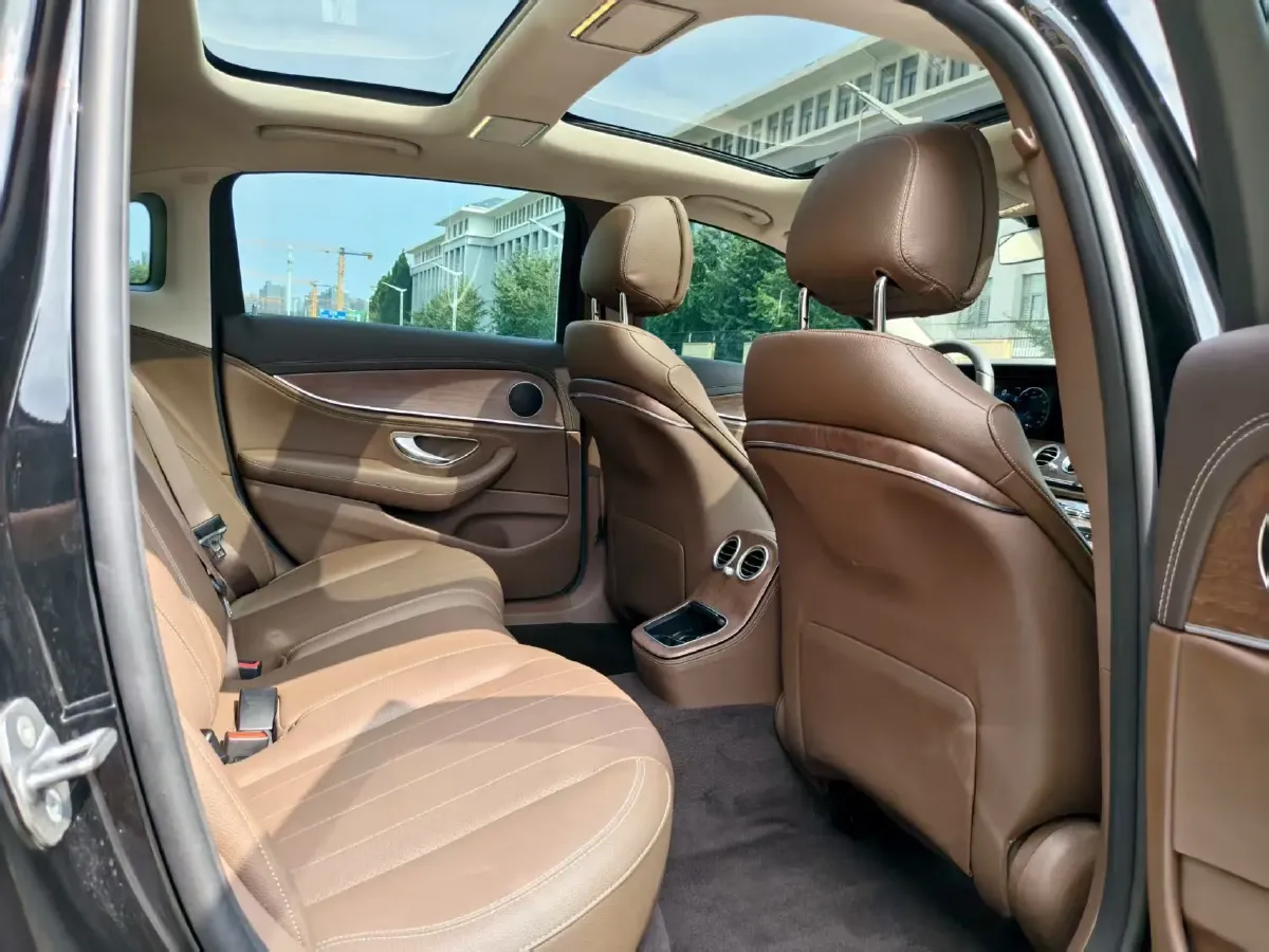 2023 Mercedes-Benz E Class 2.0T 211HP L4 9AT PHEV 25.4KWH,autocango,china used car exporter,china ev exporter,chinese used car exporter,chinese used ev exporter