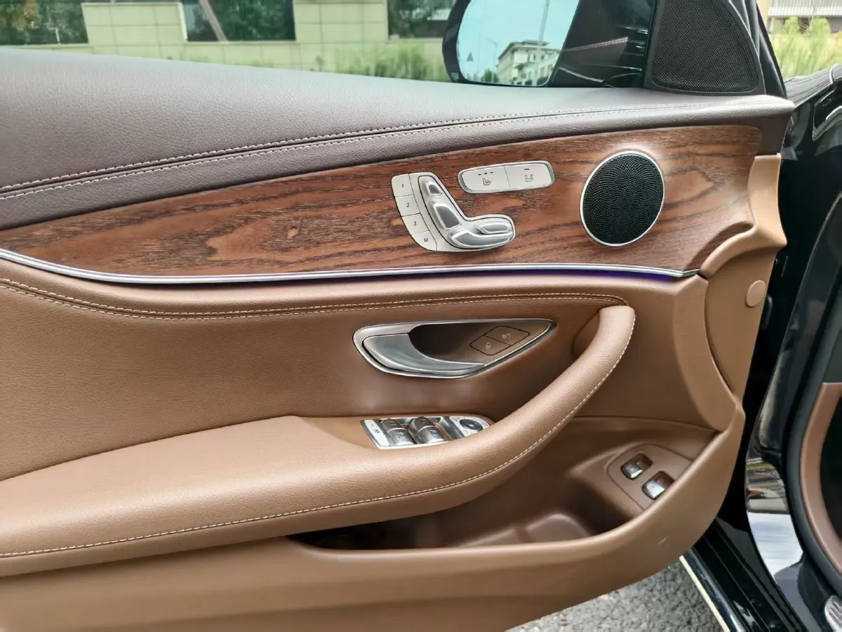 2023 Mercedes-Benz E Class 2.0T 211HP L4 9AT PHEV 25.4KWH,autocango,china used car exporter,china ev exporter,chinese used car exporter,chinese used ev exporter