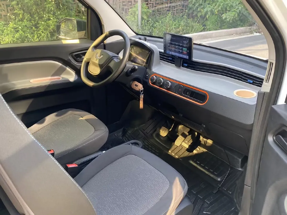 2022 WuLing HongGuang MINI EV BEV 9KWH,autocango,china used car exporter,china ev exporter,chinese used car exporter,chinese used ev exporter