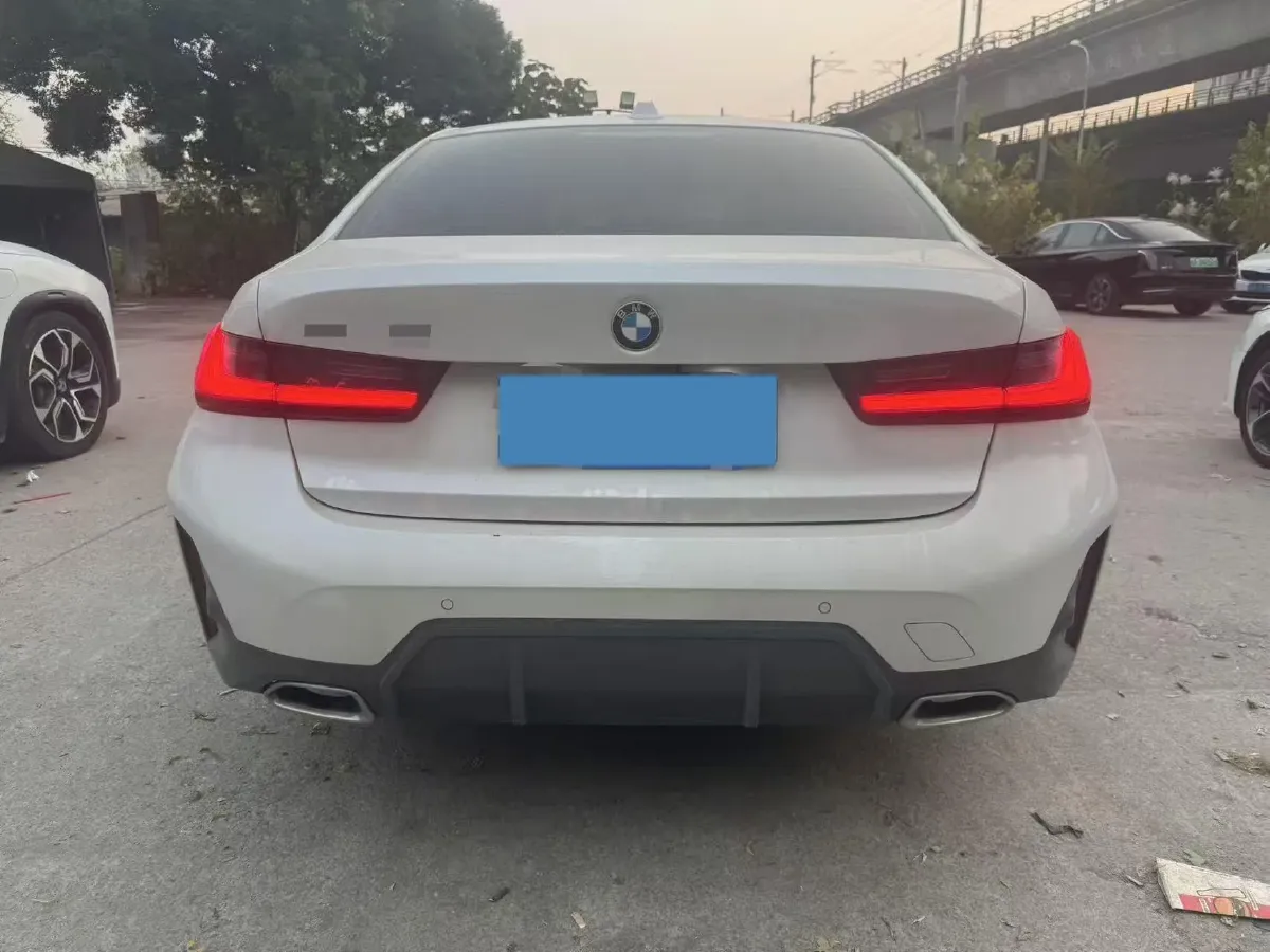 2023 BMW 3 Series 2.0T 156HP L4 8AT,autocango,china used car exporter,china ev exporter,chinese used car exporter,chinese used ev exporter