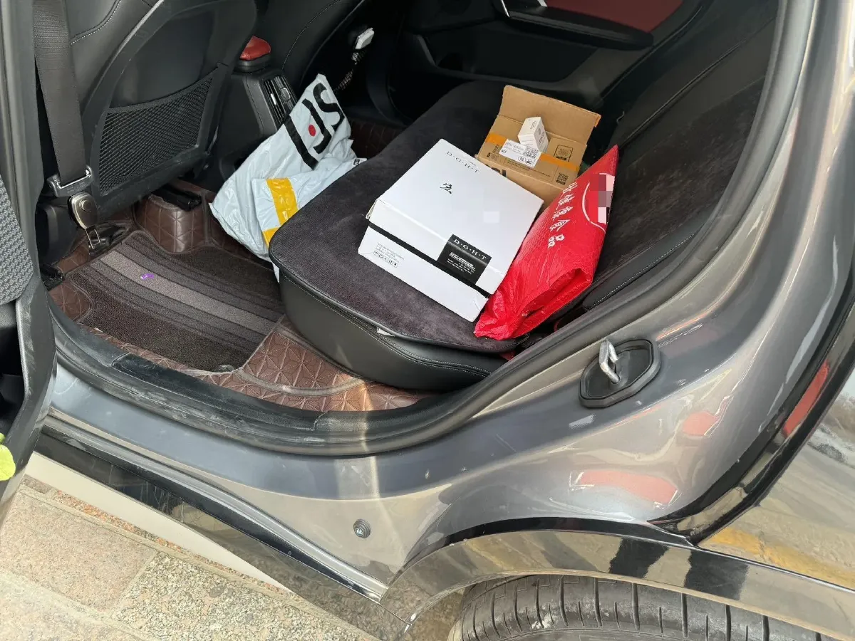 2024 BMW X1 2.0T 204HP L4 7DCT,autocango,china used car exporter,china ev exporter,chinese used car exporter,chinese used ev exporter