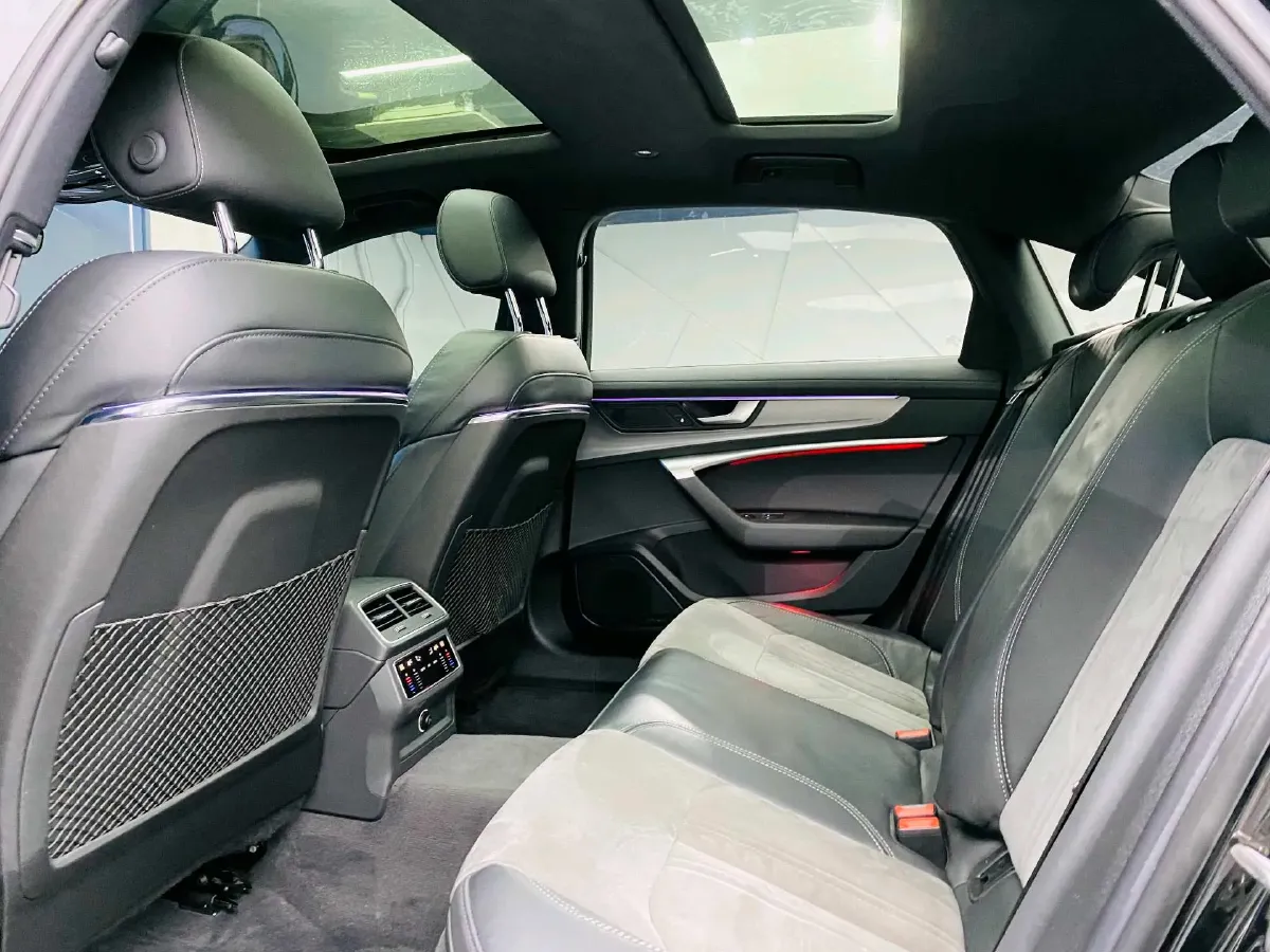 2022 Audi A6L 2.0T 224HP L4 7DCT,autocango,china used car exporter,china ev exporter,chinese used car exporter,chinese used ev exporter