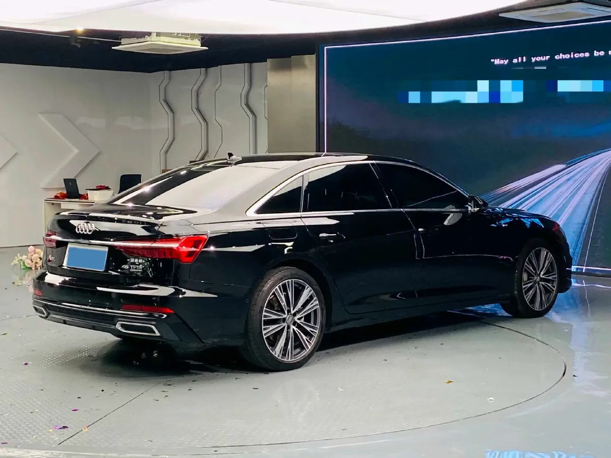 2022 Audi A6L 2.0T 224HP L4 7DCT,autocango,china used car exporter,china ev exporter,chinese used car exporter,chinese used ev exporter