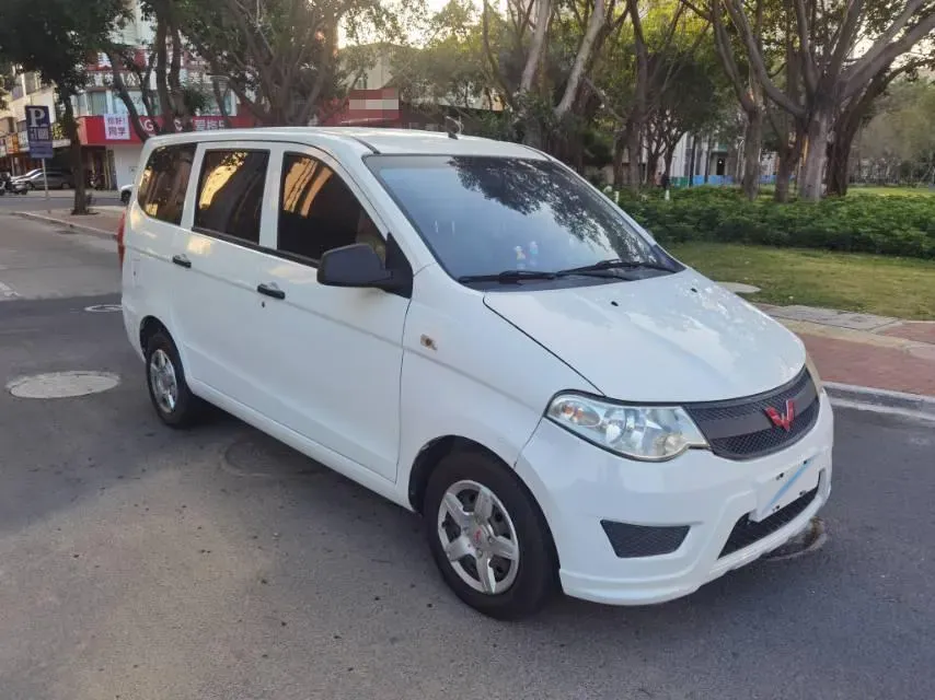 2015 WuLing HongGuang 1.5L 112HP L4 5MT,autocango,china used car exporter,china ev exporter,chinese used car exporter,chinese used ev exporter