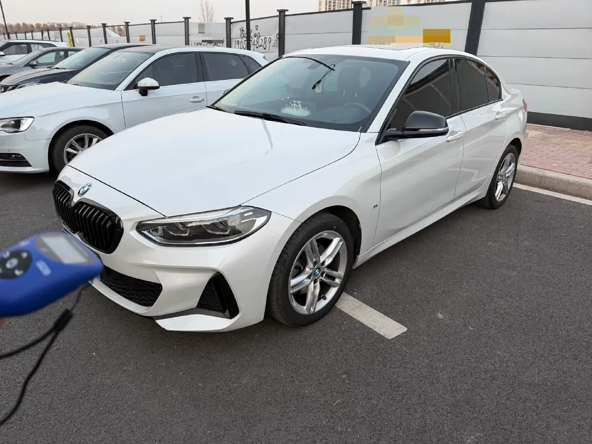 2023 BMW 1 Series 1.5T 136HP L3 7DCT,autocango,china used car exporter,china ev exporter,chinese used car exporter,chinese used ev exporter