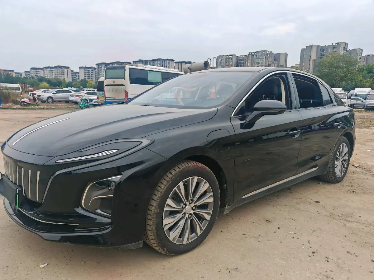 2024 HongQi E-QM5 BEV 60KWH