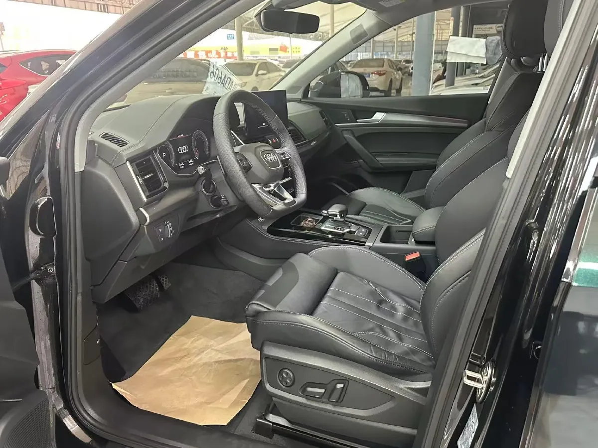 2022 Audi Q5L 2.0T 252HP L4 7DCT,autocango,china used car exporter,china ev exporter,chinese used car exporter,chinese used ev exporter