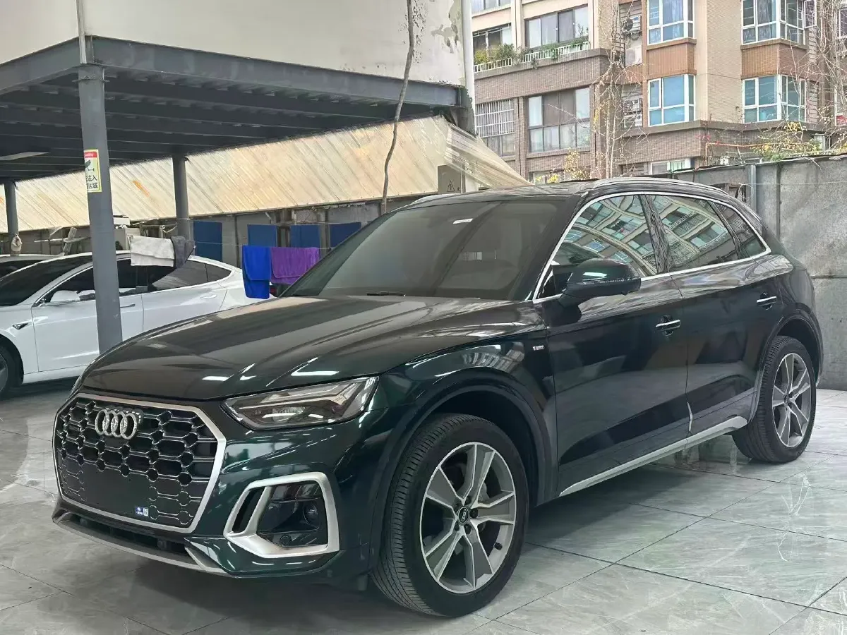 2022 Audi Q5L 2.0T 252HP L4 7DCT,autocango,china used car exporter,china ev exporter,chinese used car exporter,chinese used ev exporter