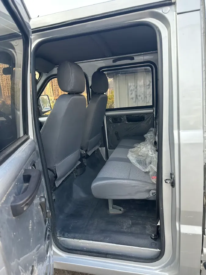 2021 WuLing RongGuang Mini Truck 1.5L 99HP L4 5MT,autocango,china used car exporter,china ev exporter,chinese used car exporter,chinese used ev exporter